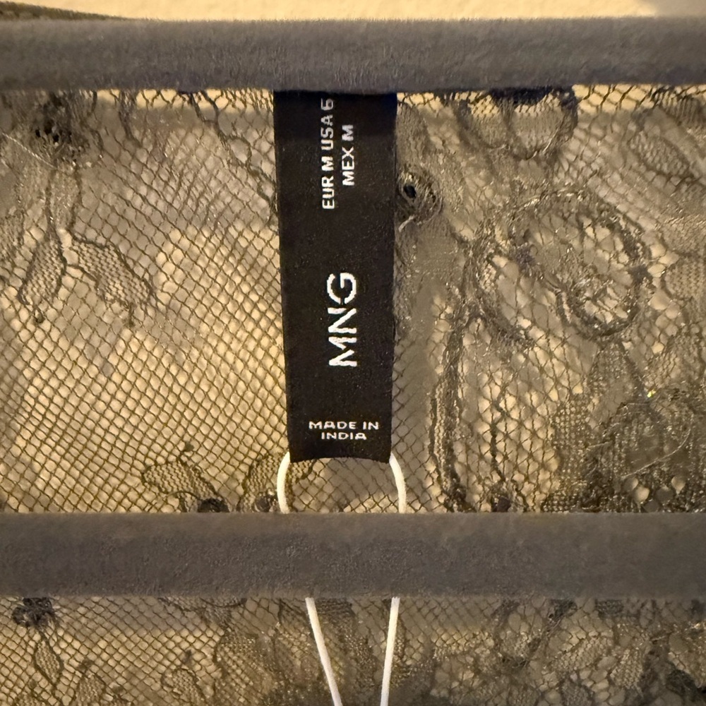 Mango Lace Appliqué Top Size 6 NWT Light/Pastel Grey - Picture 5 of 10